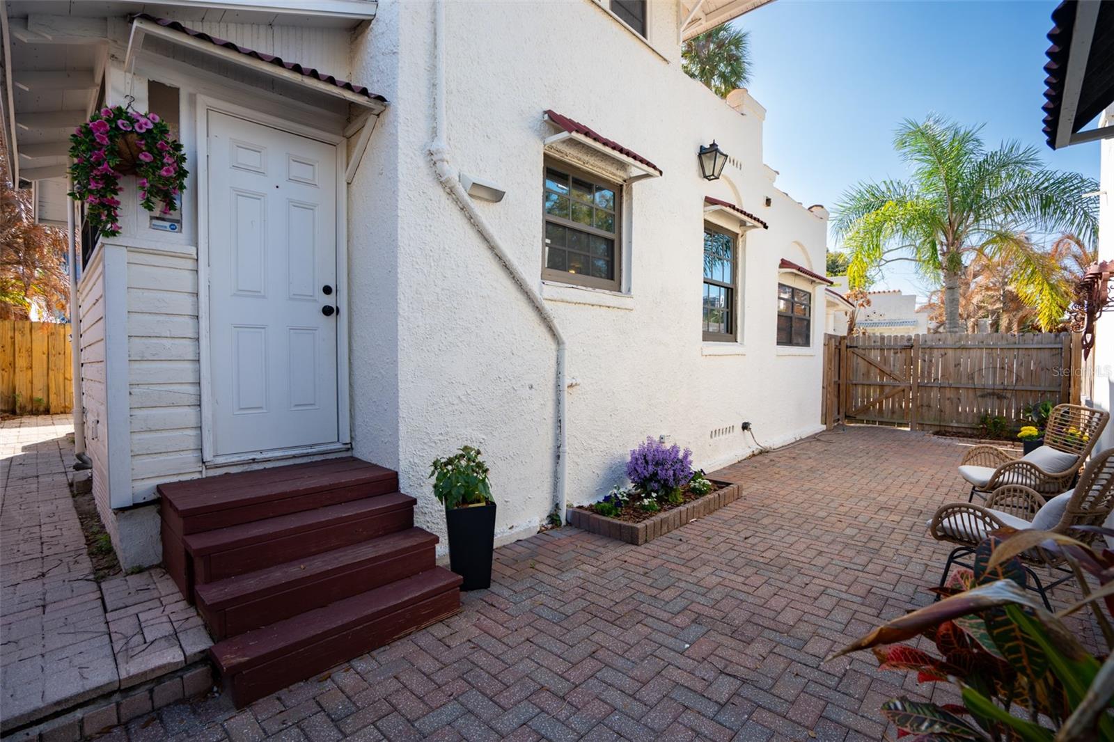 Image 24 of 43 For 225 Hibiscus Court