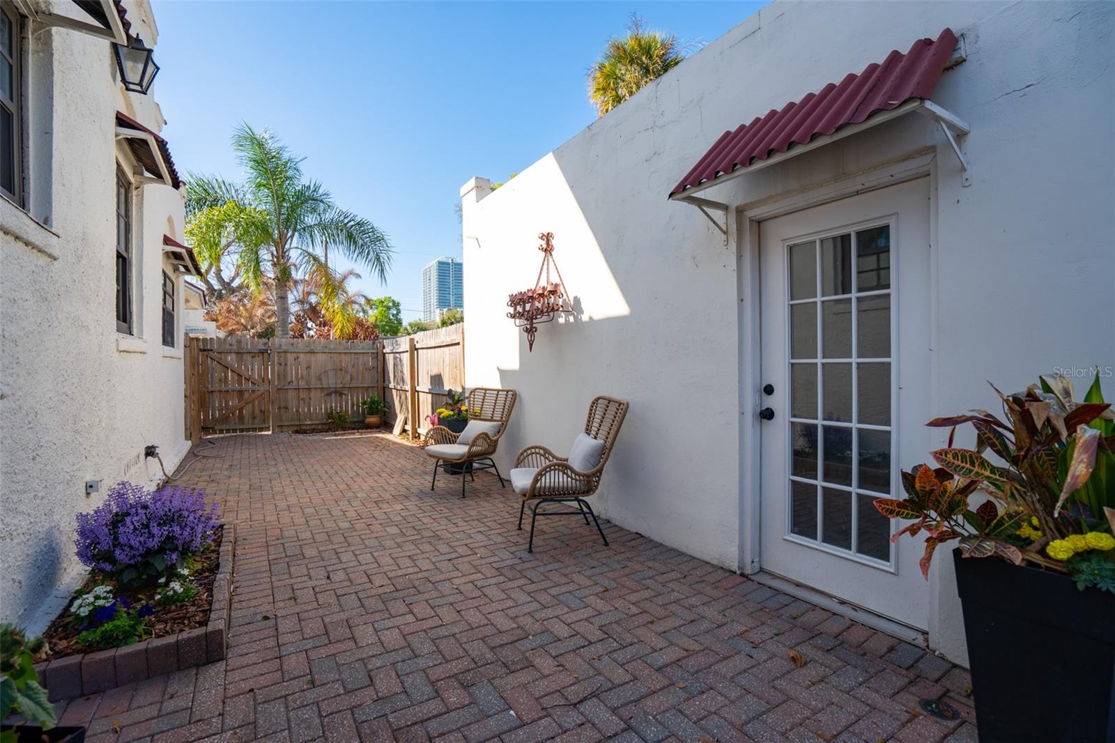 Image 25 of 43 For 225 Hibiscus Court