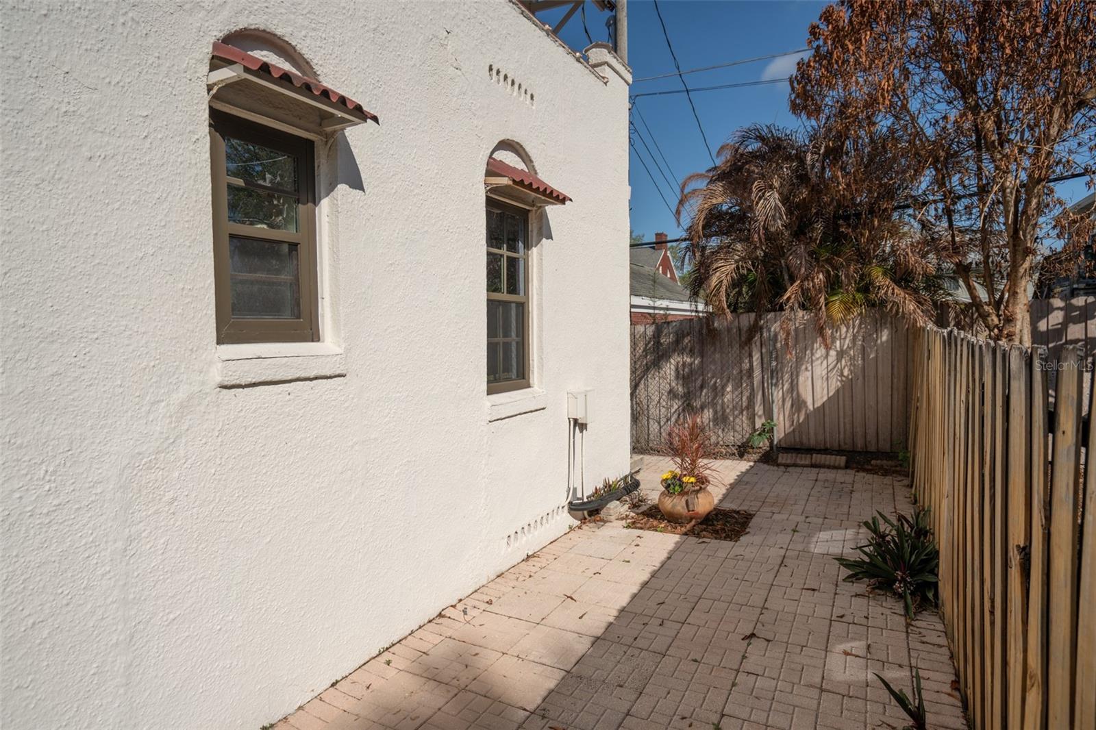 Image 33 of 43 For 225 Hibiscus Court