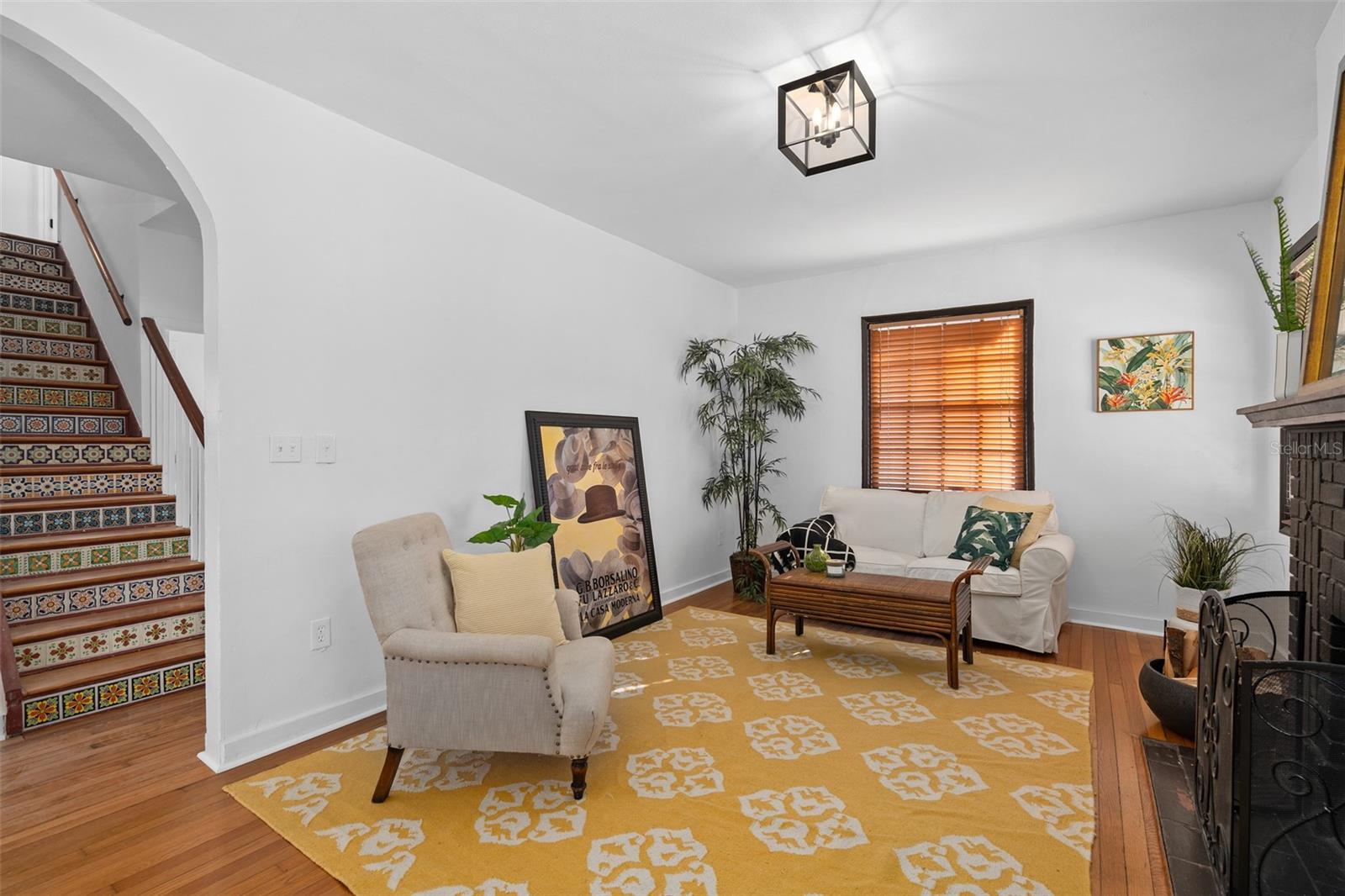 Image 7 of 43 For 225 Hibiscus Court