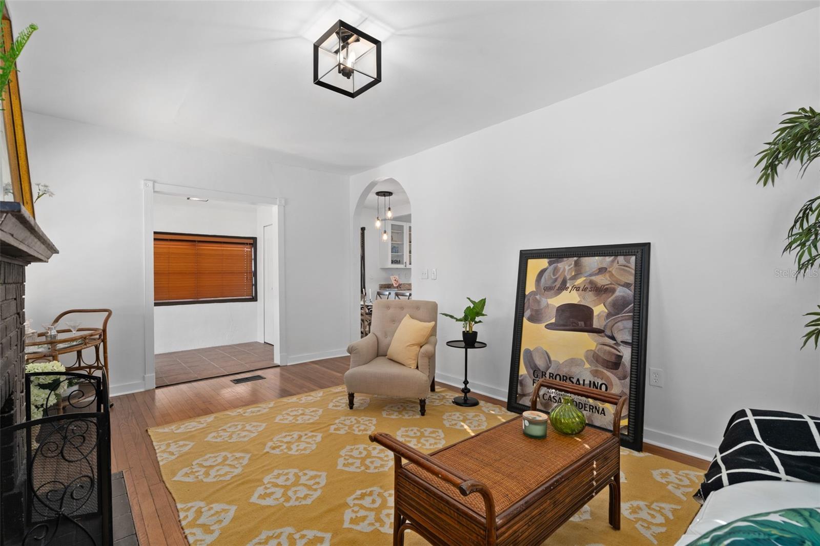 Image 9 of 43 For 225 Hibiscus Court