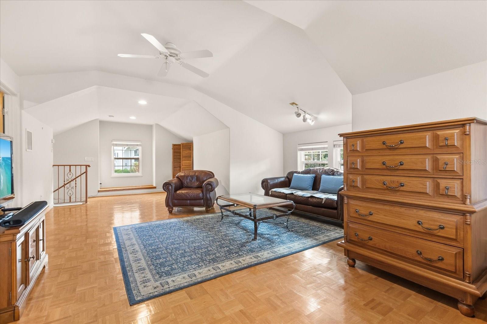 Image 33 of 58 For 27 Stone Gate N