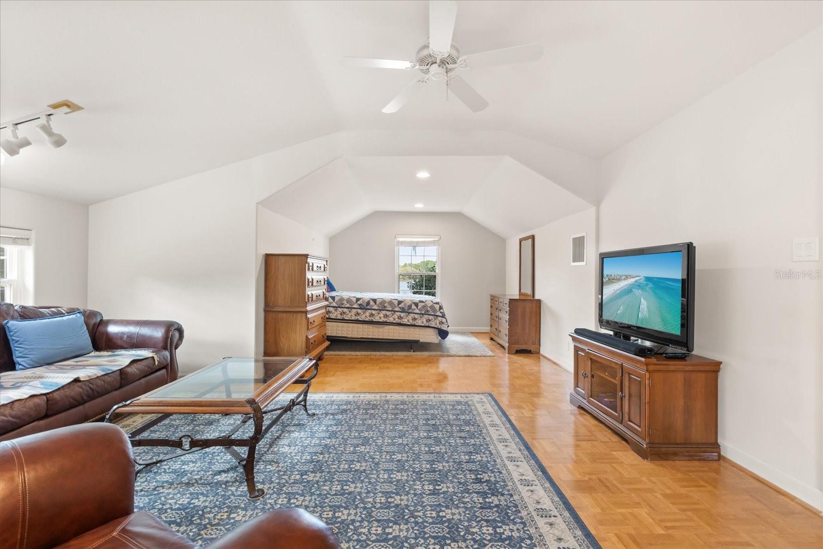 Image 34 of 58 For 27 Stone Gate N