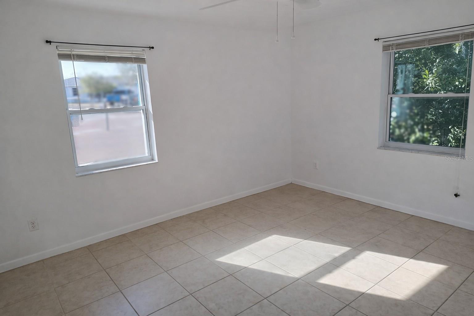 Image 23 of 45 For 1272 Hanover Court