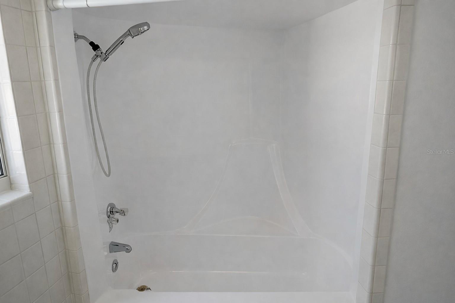 Image 26 of 45 For 1272 Hanover Court