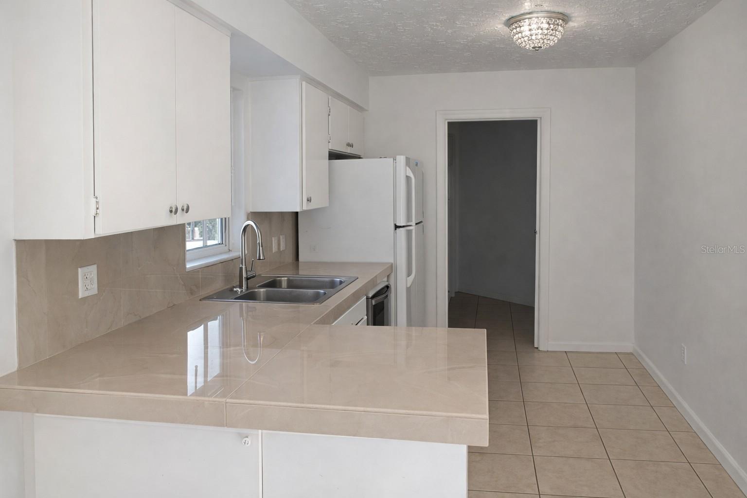 Image 3 of 45 For 1272 Hanover Court