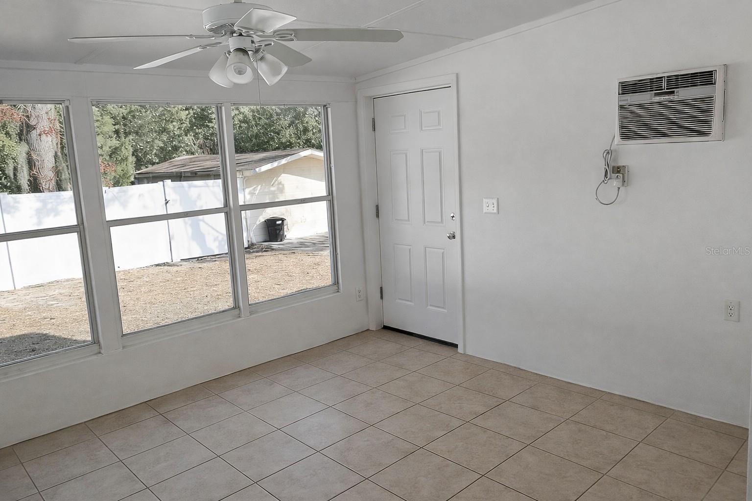 Image 32 of 45 For 1272 Hanover Court