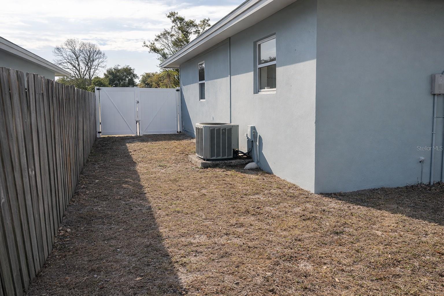 Image 39 of 45 For 1272 Hanover Court