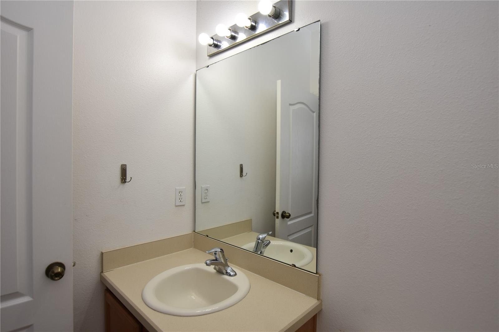 Image 6 of 29 For 10832 Savannah Wood Drive 134