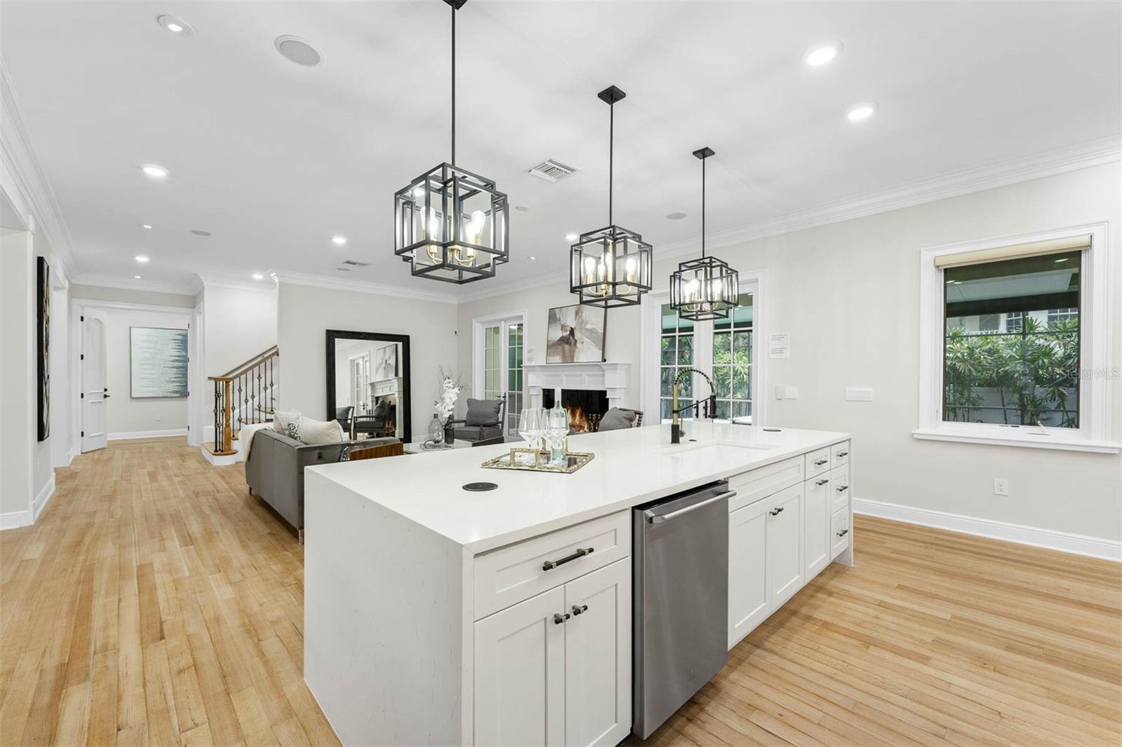 Image 21 of 90 For 1860 Via Contessa