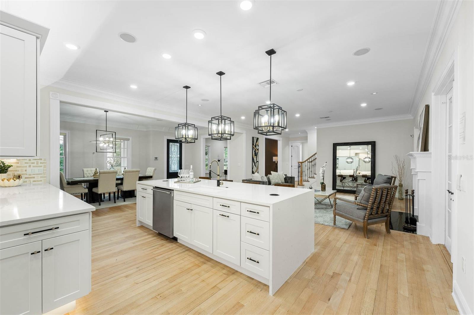 Image 22 of 90 For 1860 Via Contessa