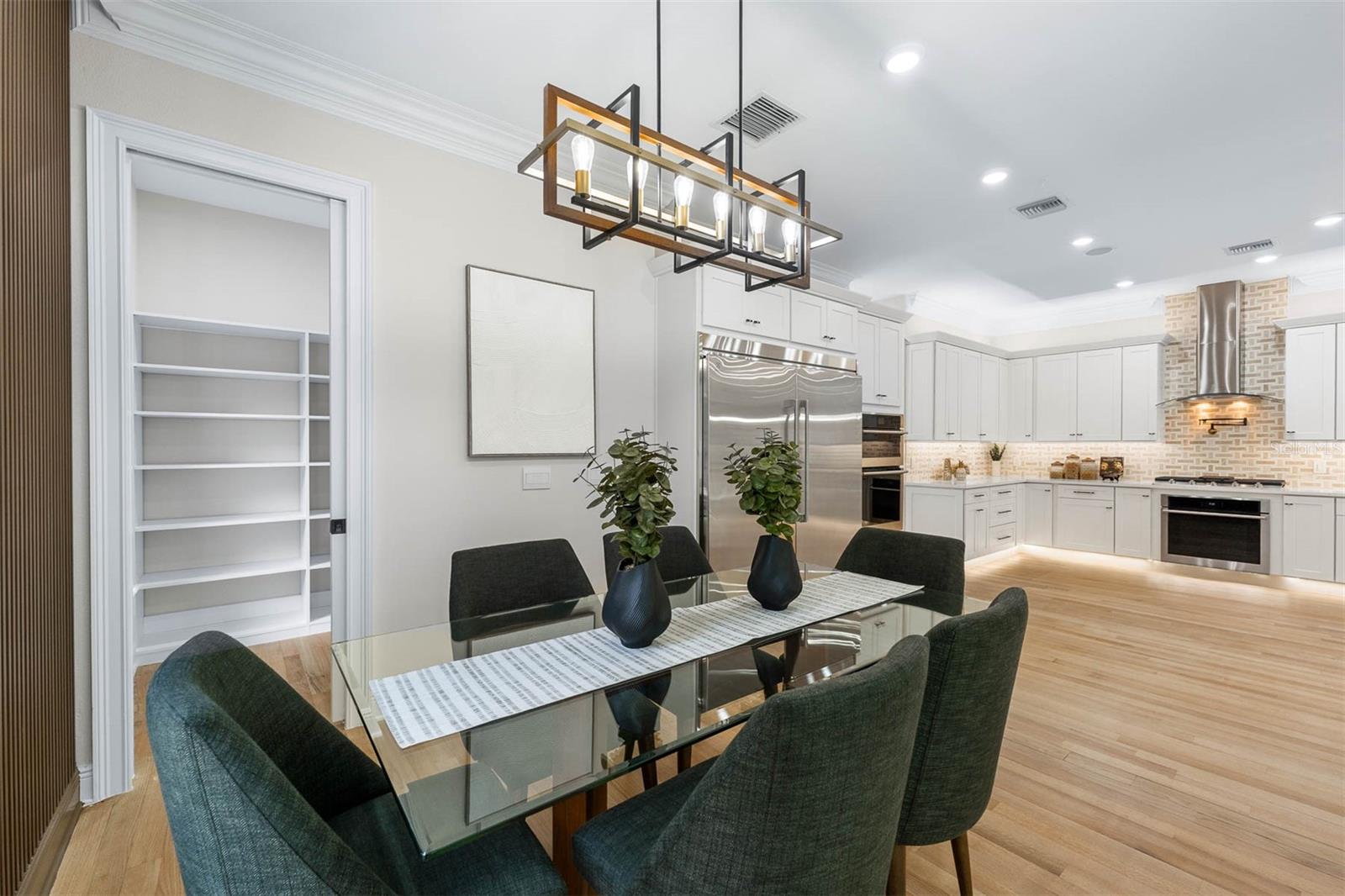 Image 29 of 90 For 1860 Via Contessa