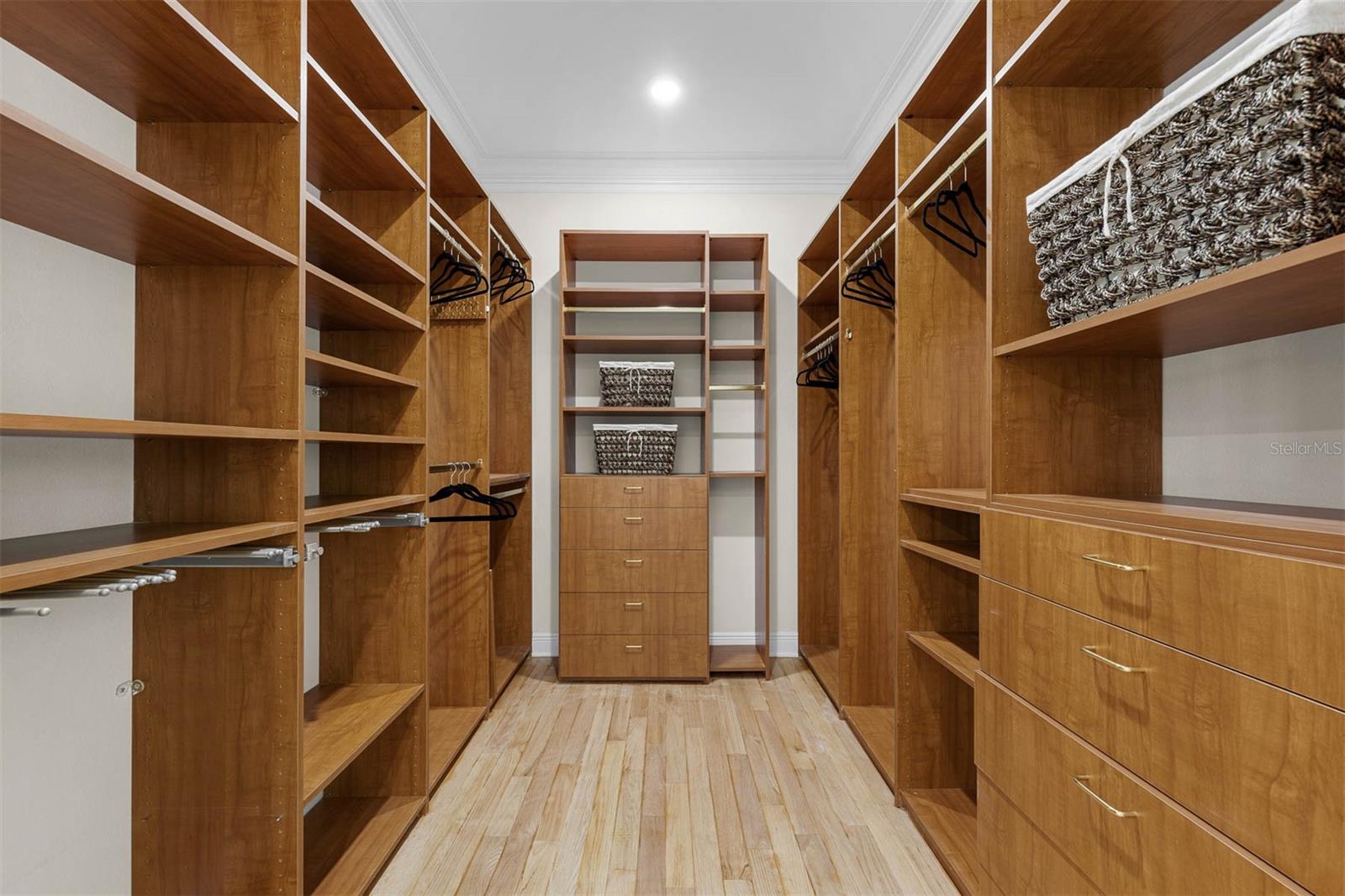 Image 37 of 90 For 1860 Via Contessa