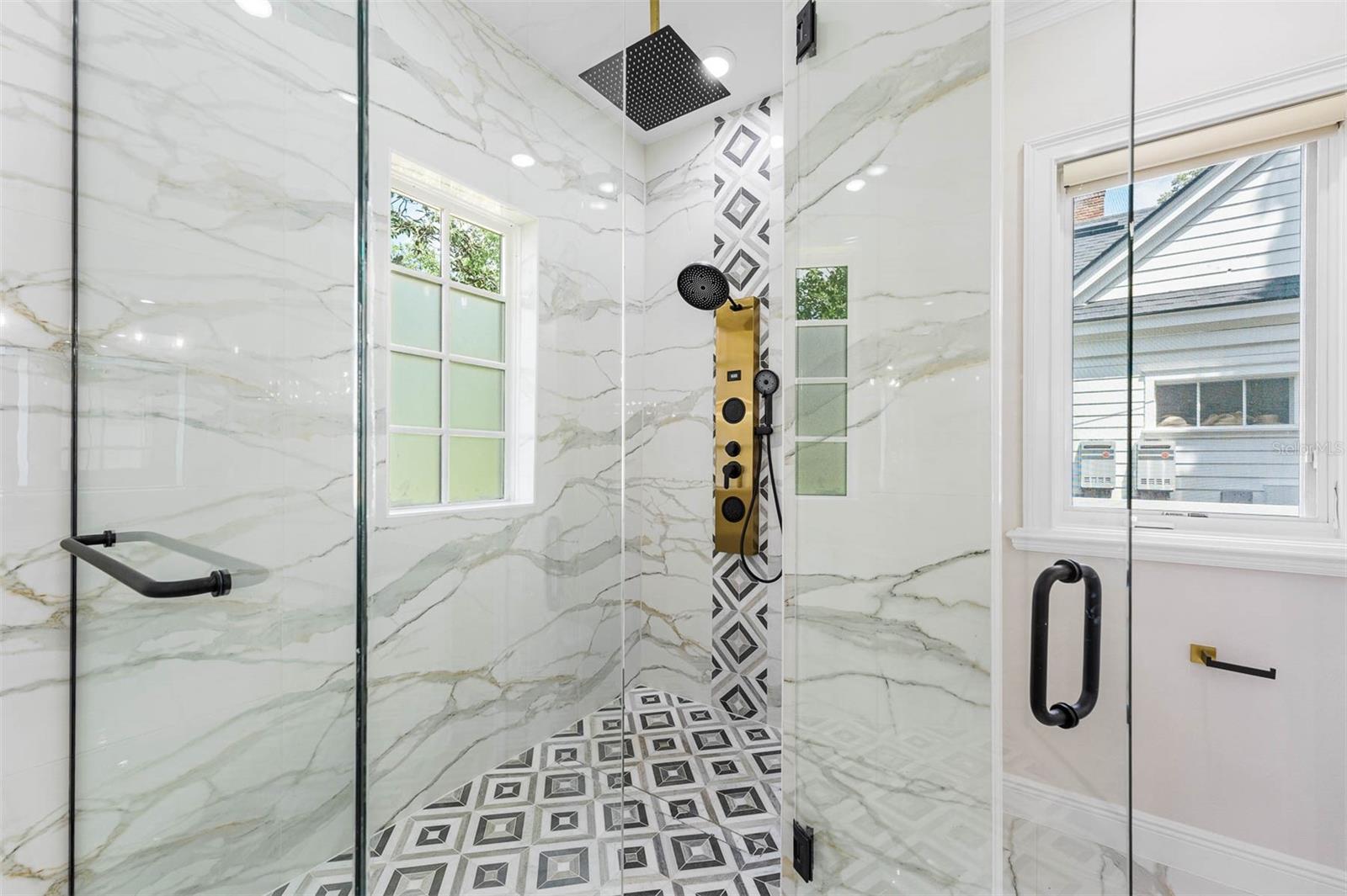 Image 40 of 90 For 1860 Via Contessa