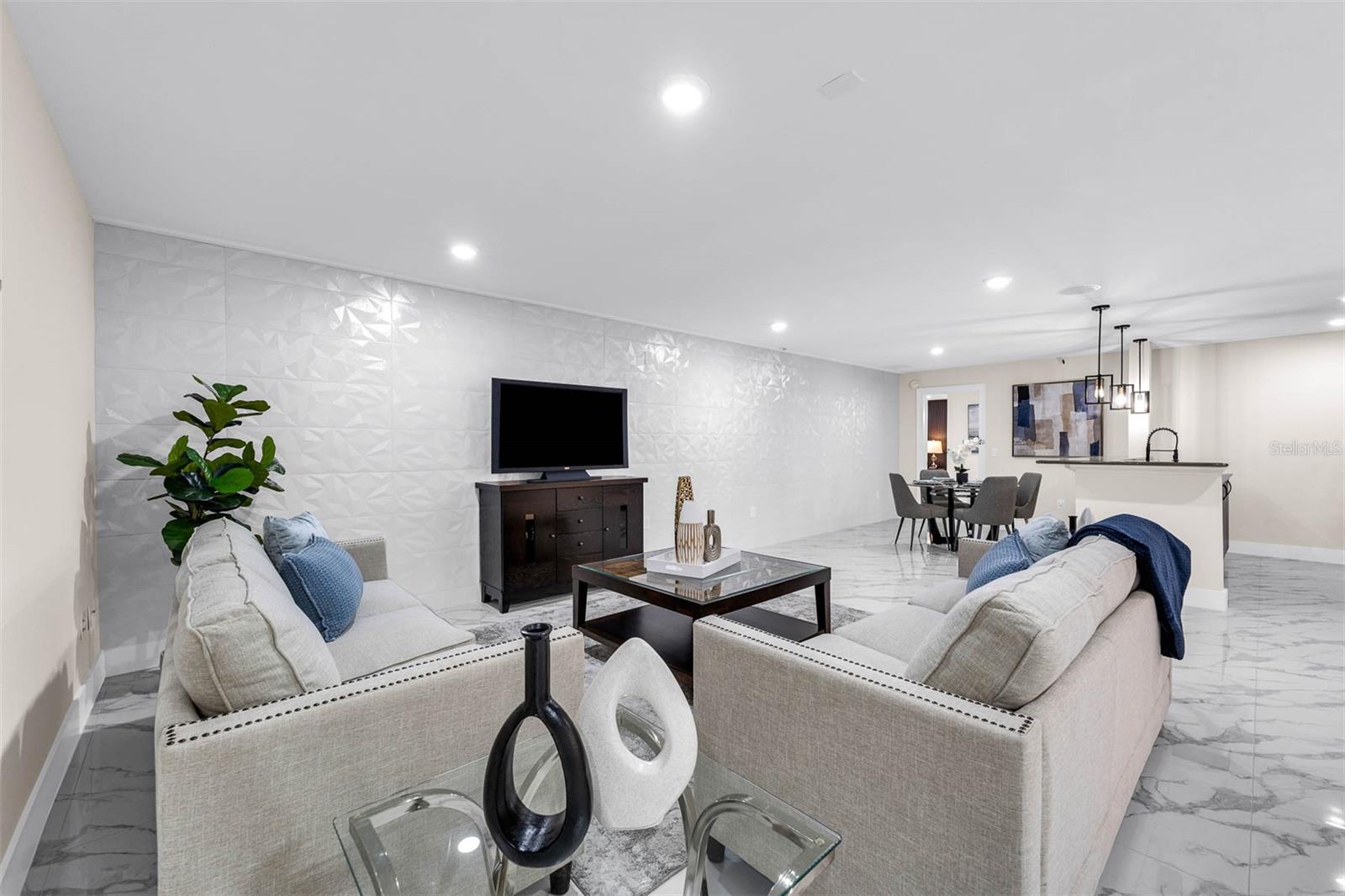 Image 62 of 90 For 1860 Via Contessa