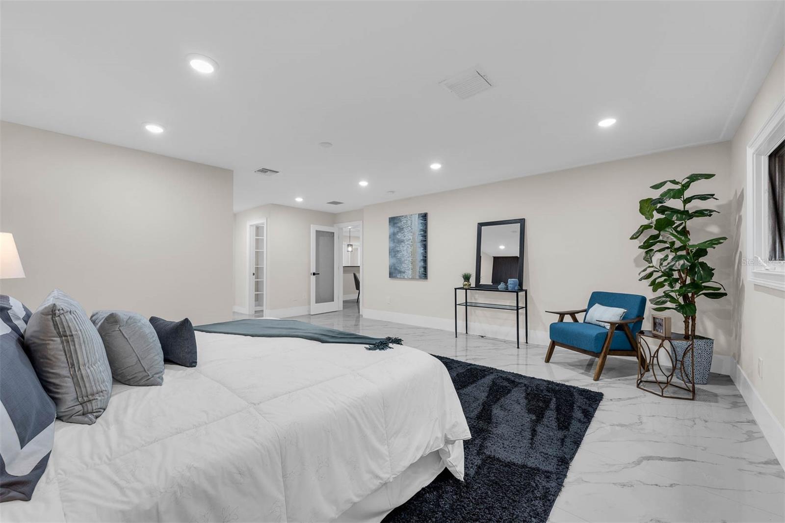 Image 73 of 90 For 1860 Via Contessa