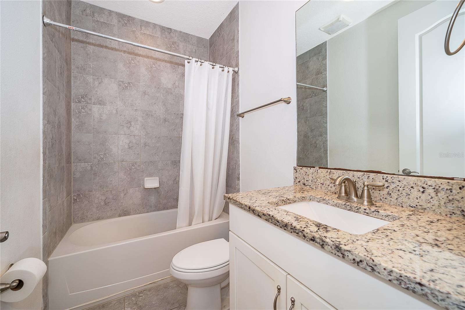 Image 16 of 27 For 14044 Millington Street