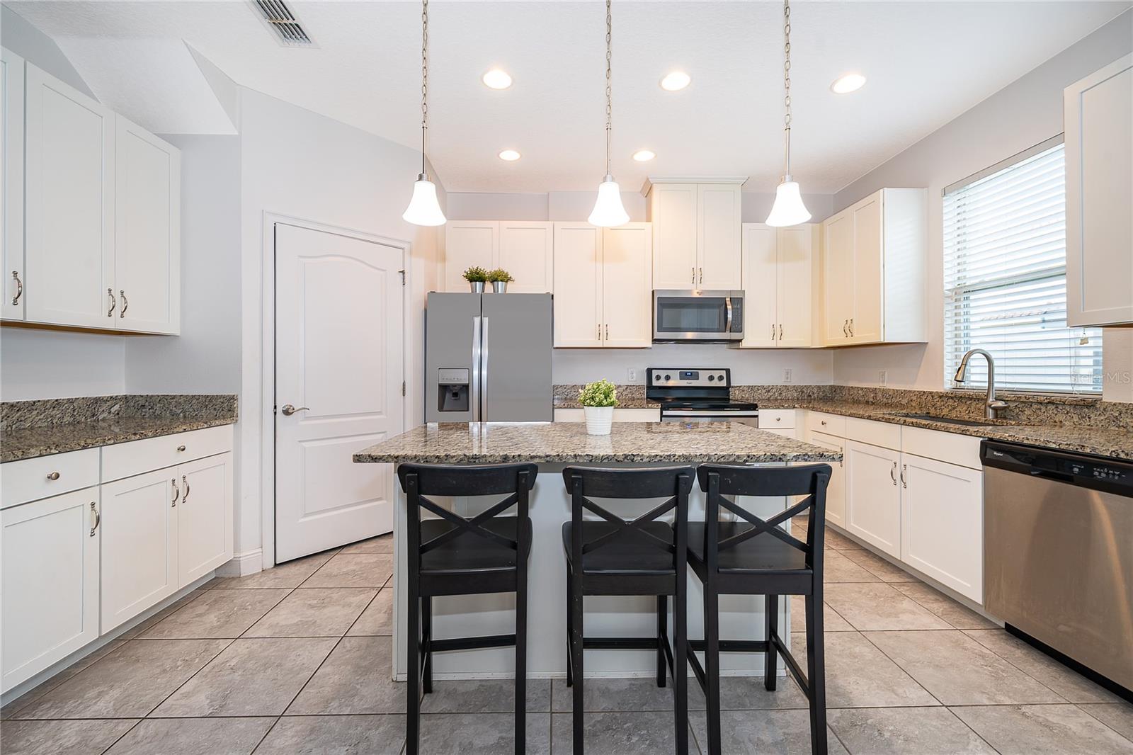 Image 5 of 27 For 14044 Millington Street