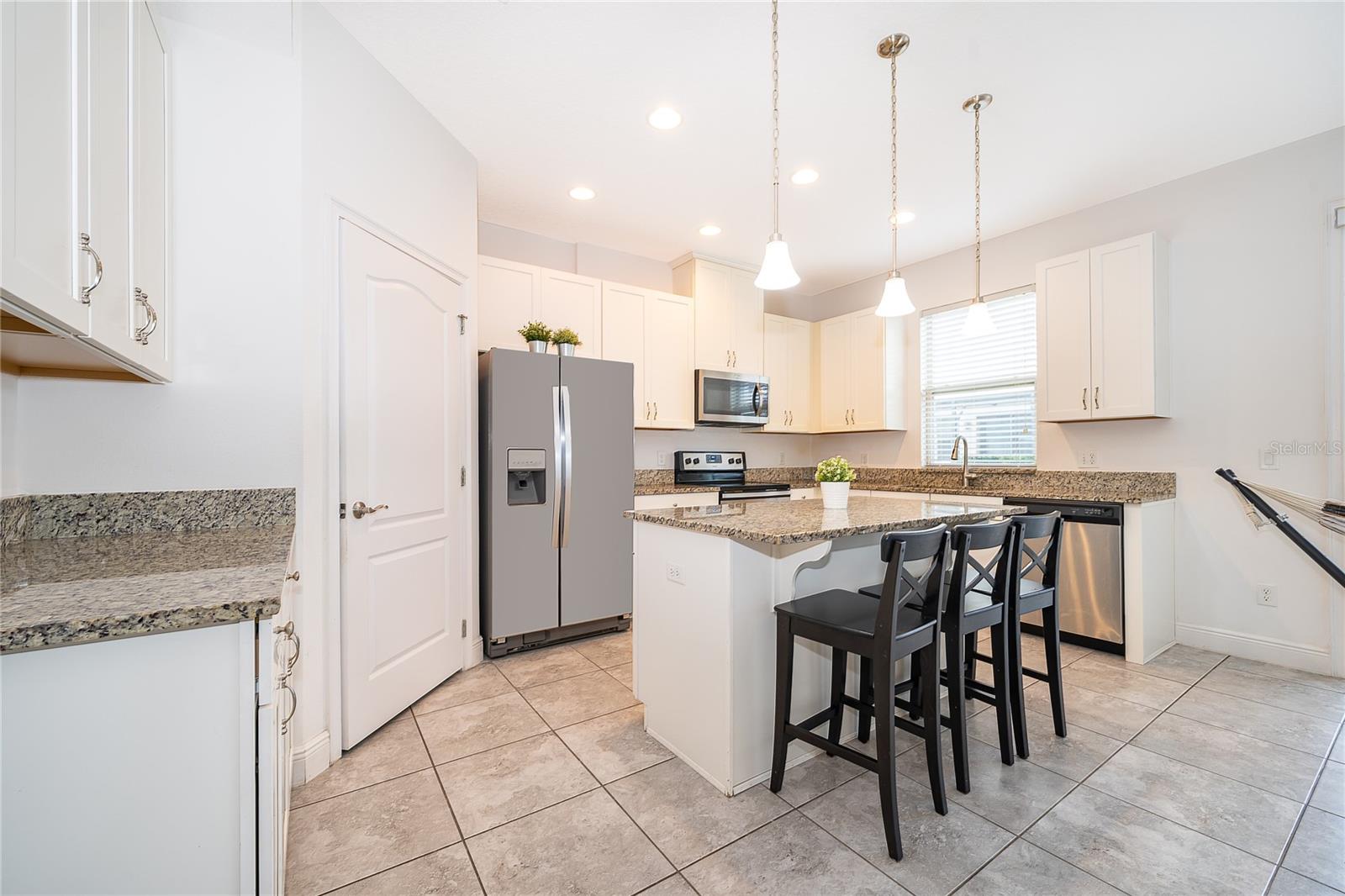 Image 8 of 27 For 14044 Millington Street