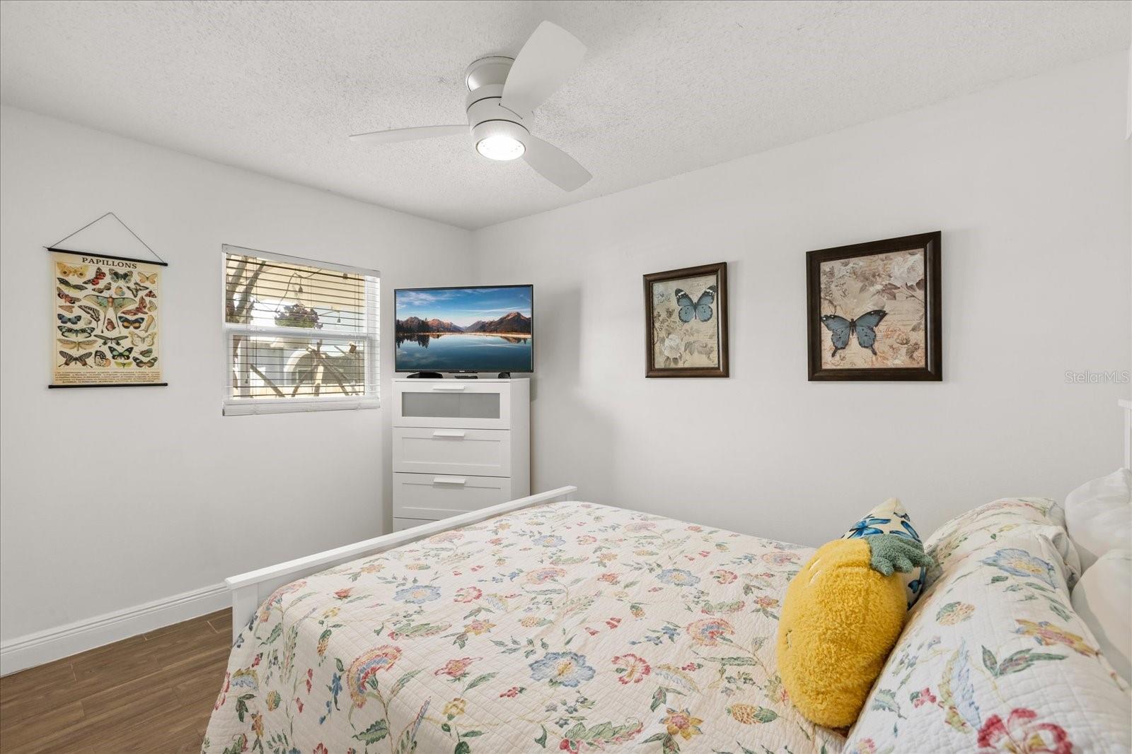 Image 14 of 32 For 604 Foster Avenue