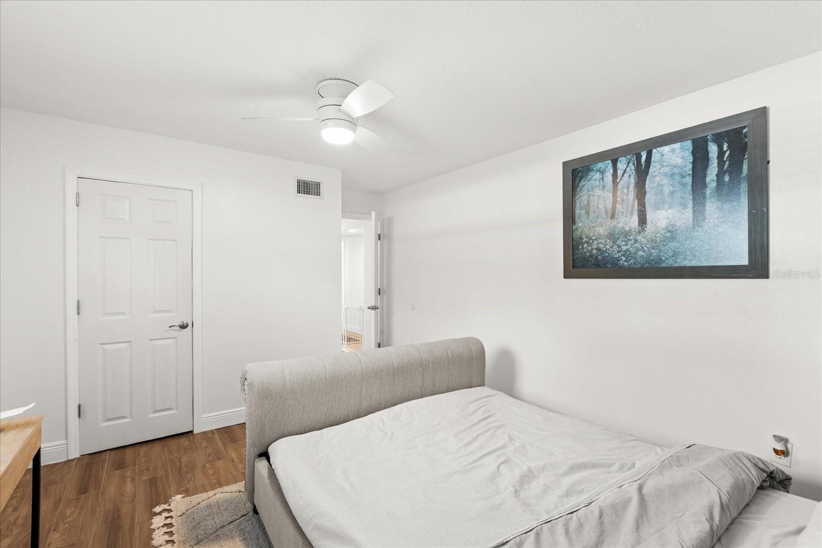 Image 18 of 32 For 604 Foster Avenue