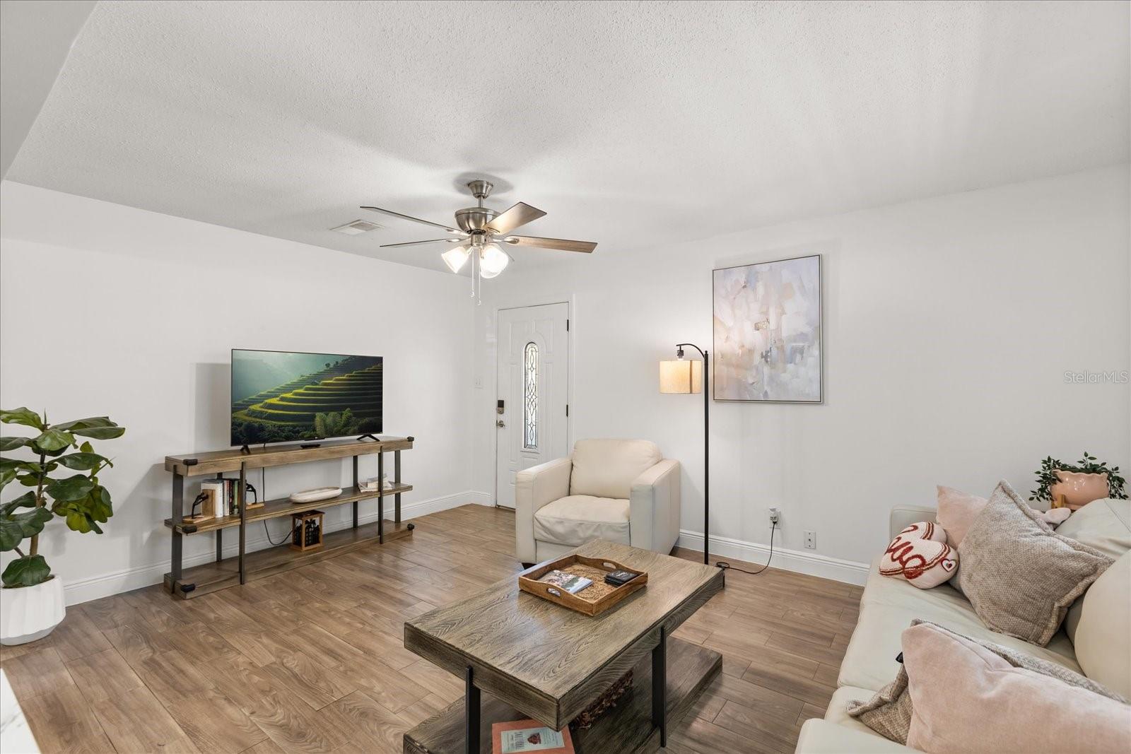 Image 5 of 32 For 604 Foster Avenue