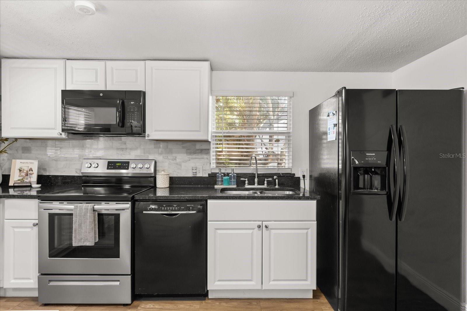 Image 8 of 32 For 604 Foster Avenue