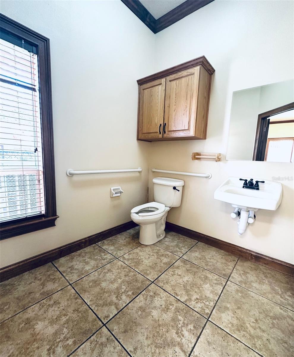 Image 14 of 18 For 5115 Lakeland Drive