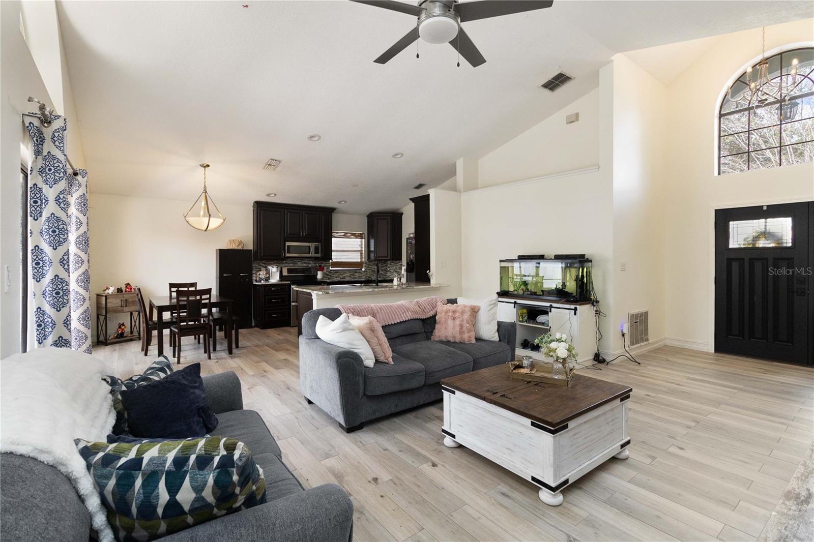 Image 7 of 28 For 1647 Riveredge Road