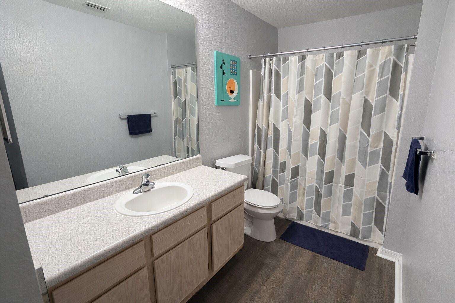 Image 13 of 13 For 5483 Vineland Road 10301