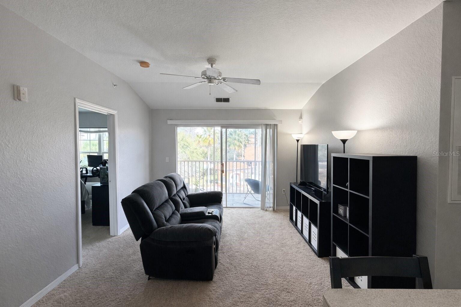 Image 4 of 13 For 5483 Vineland Road 10301