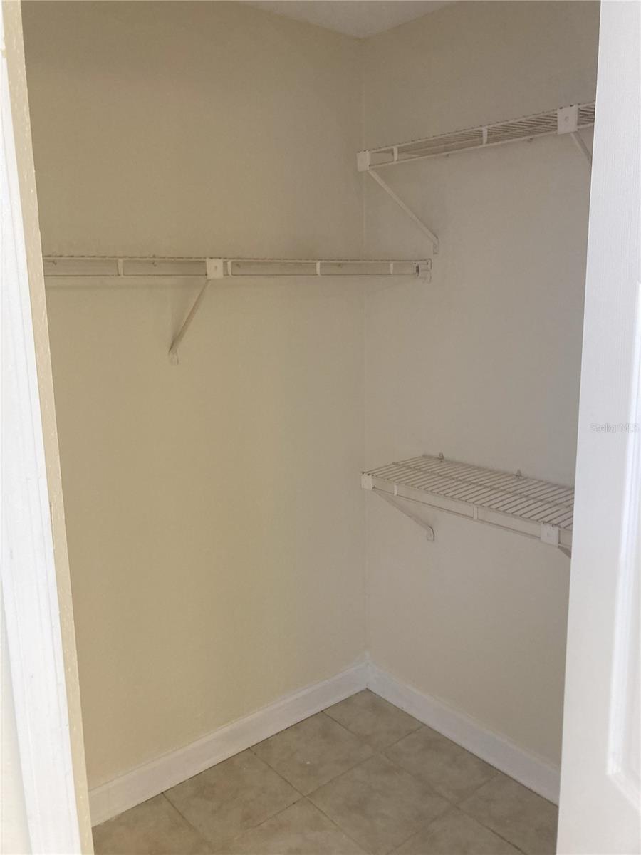 Image 10 of 21 For 2918 Antique Oaks Circle 25