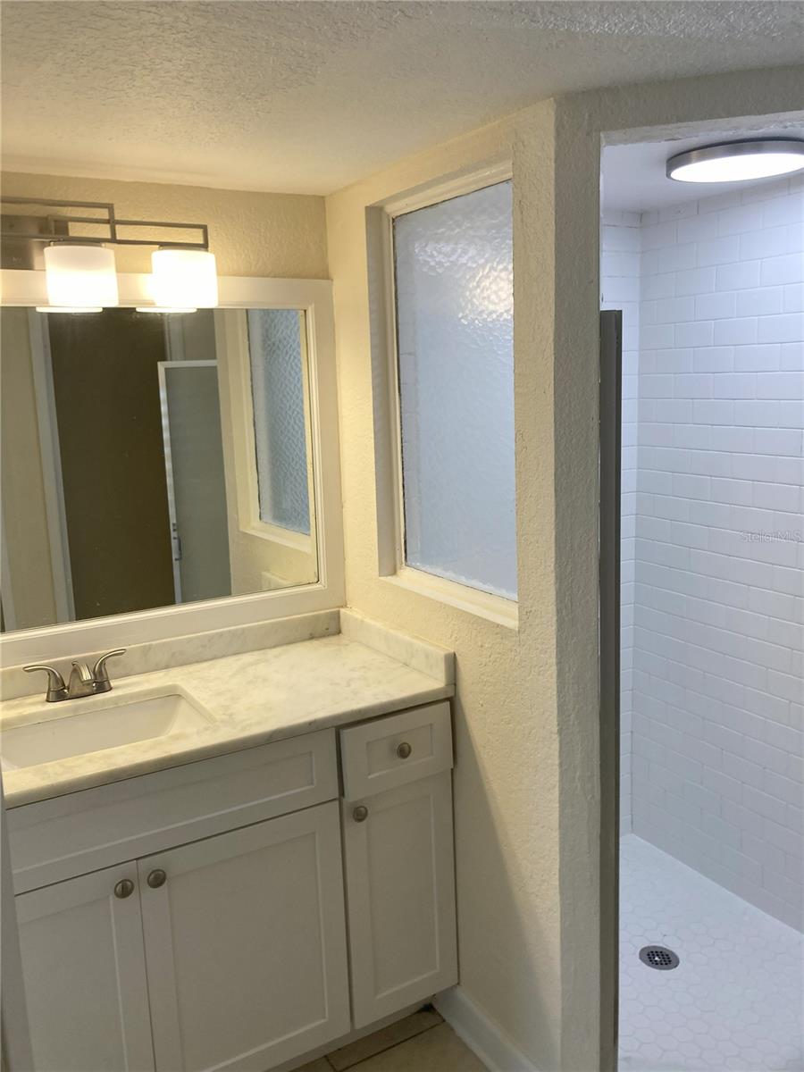 Image 12 of 21 For 2918 Antique Oaks Circle 25