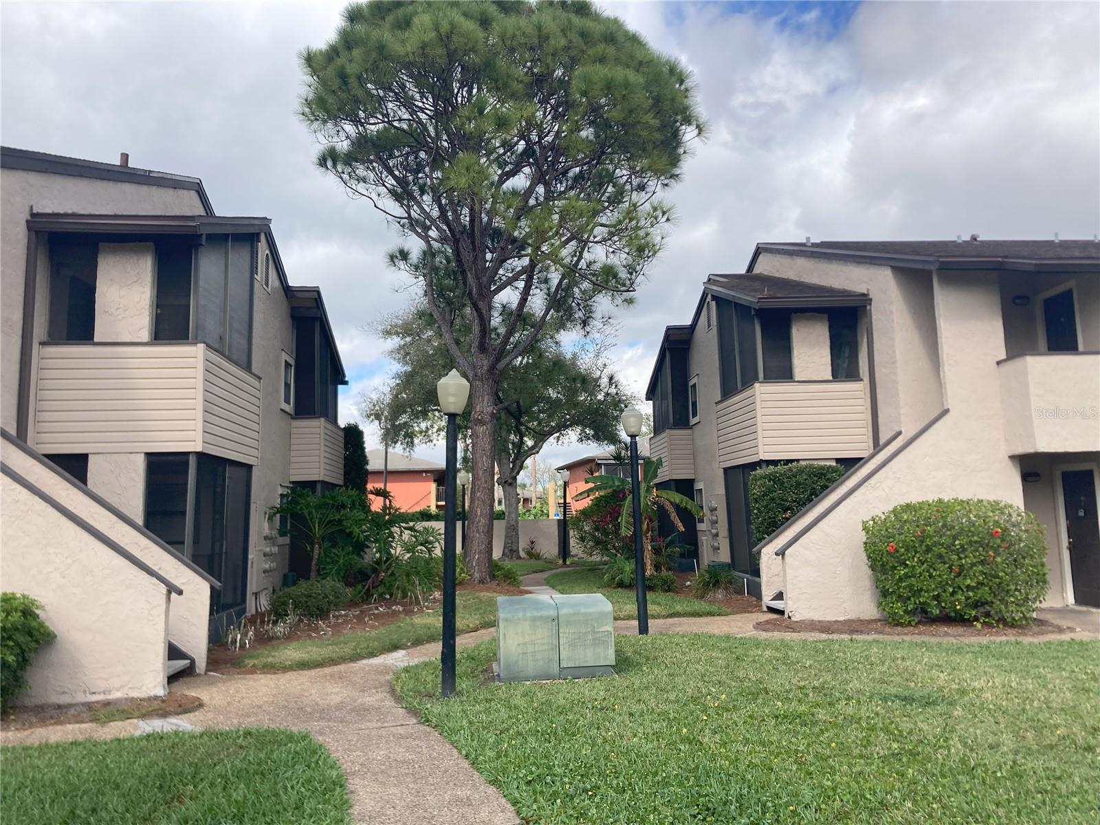 Image 17 of 21 For 2918 Antique Oaks Circle 25