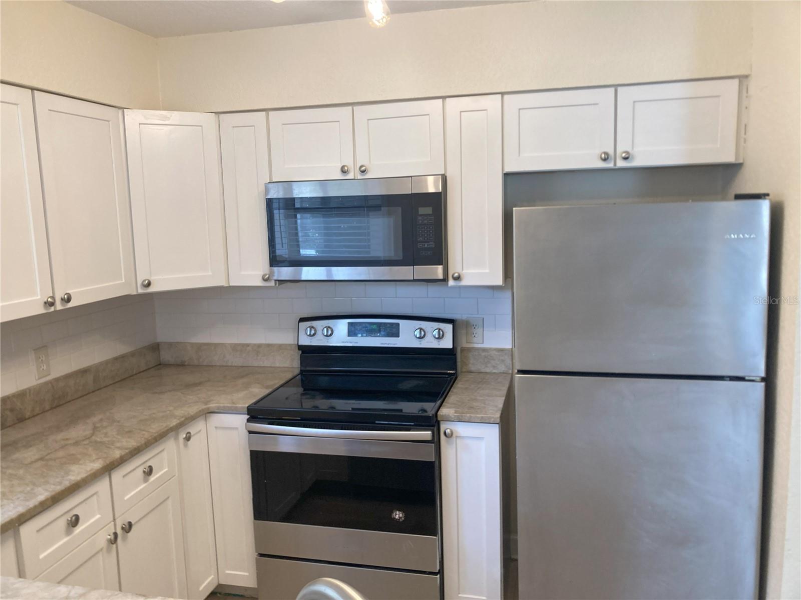 Image 6 of 21 For 2918 Antique Oaks Circle 25