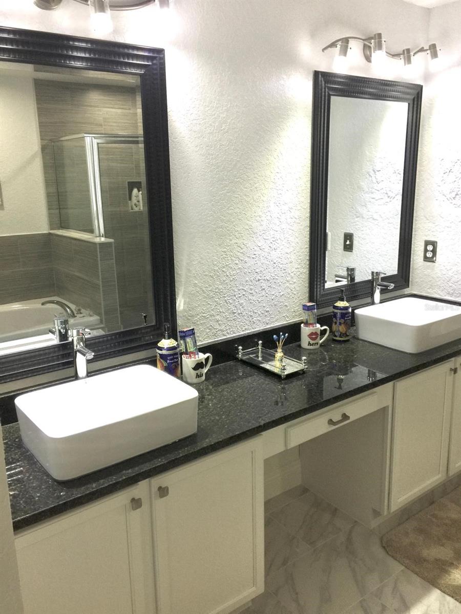 Image 12 of 20 For 2922 Ashland Lane S