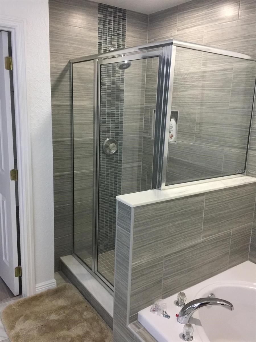 Image 13 of 20 For 2922 Ashland Lane S