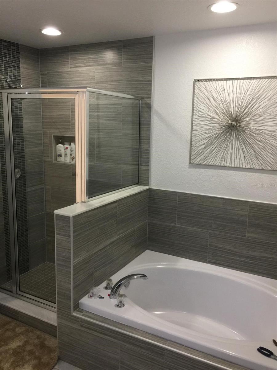 Image 14 of 20 For 2922 Ashland Lane S