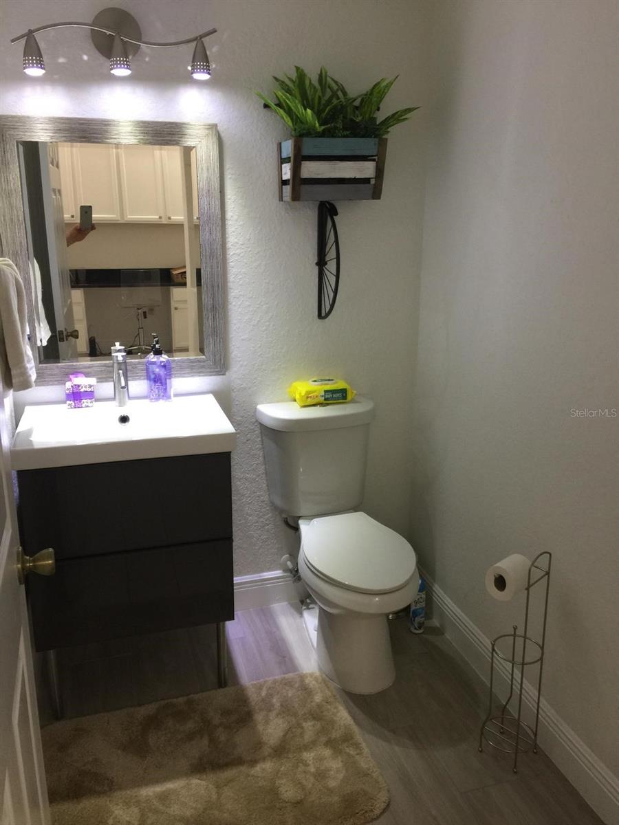 Image 8 of 20 For 2922 Ashland Lane S