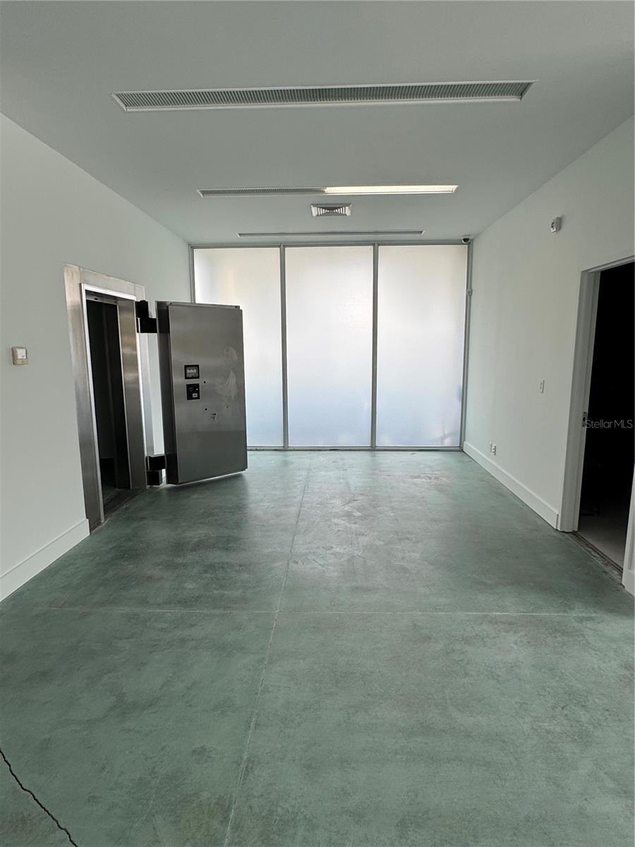 Image 10 of 14 For 3250 Federal Highway