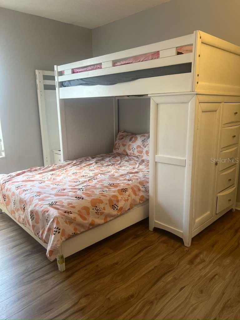 Image 10 of 18 For 115 Castlemain Circle