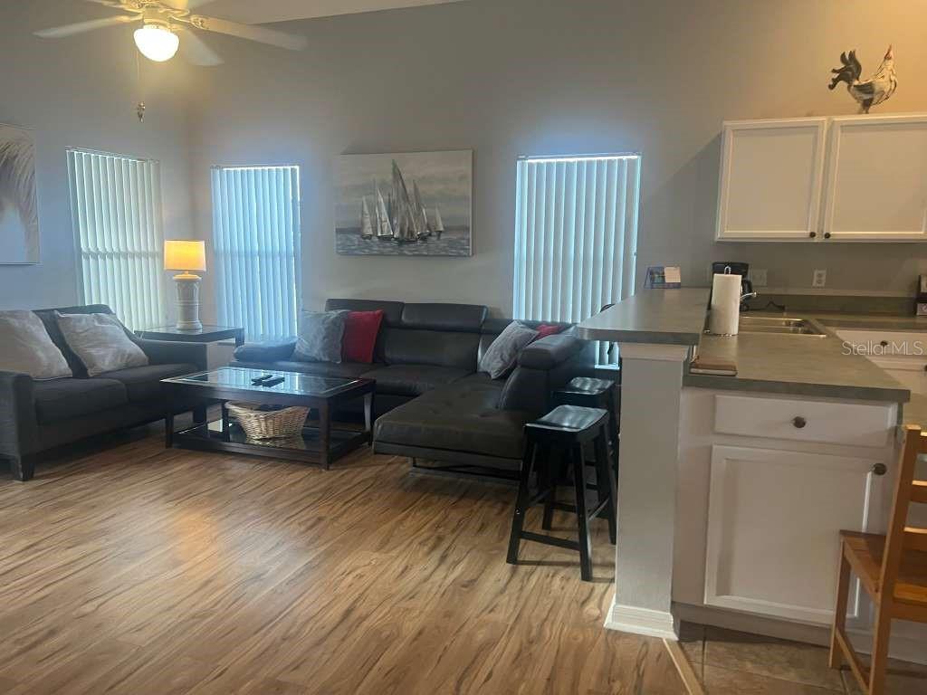 Image 7 of 18 For 115 Castlemain Circle