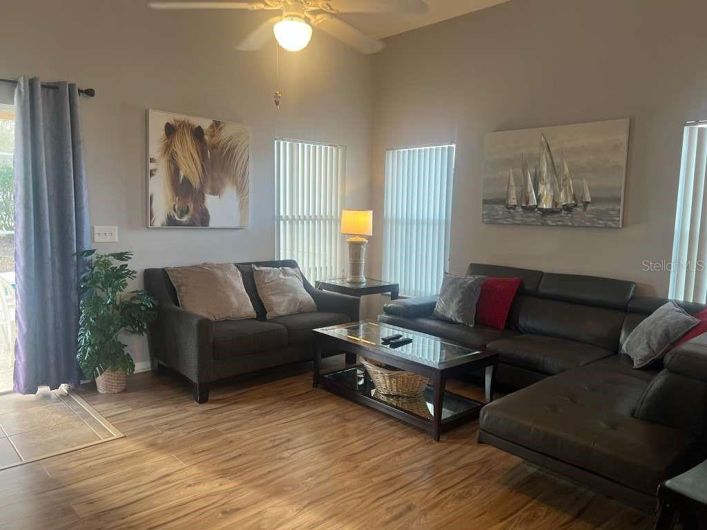 Image 8 of 18 For 115 Castlemain Circle