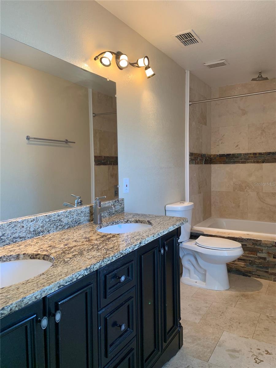 Image 13 of 20 For 2220 Heathwood Circle