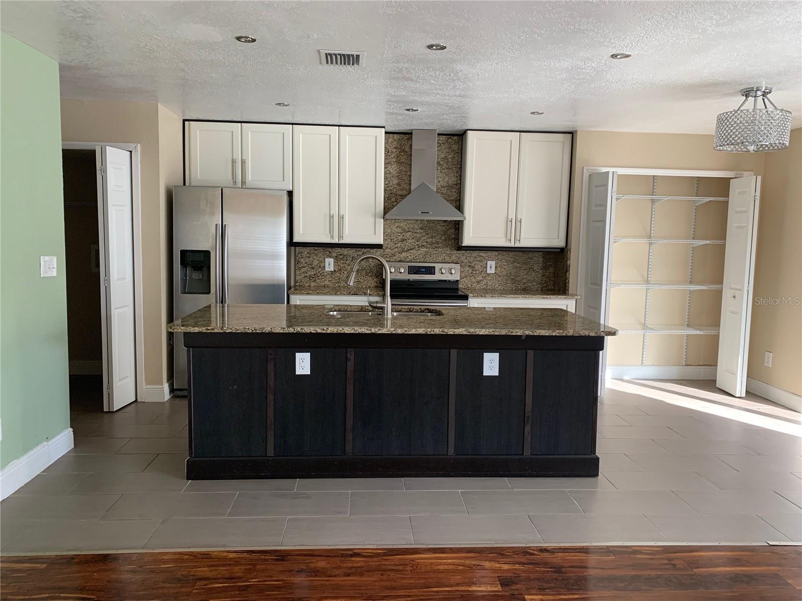 Image 5 of 20 For 2220 Heathwood Circle