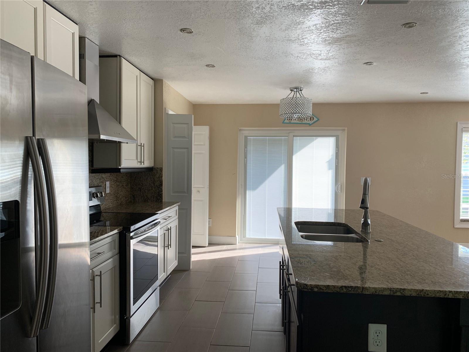 Image 6 of 20 For 2220 Heathwood Circle