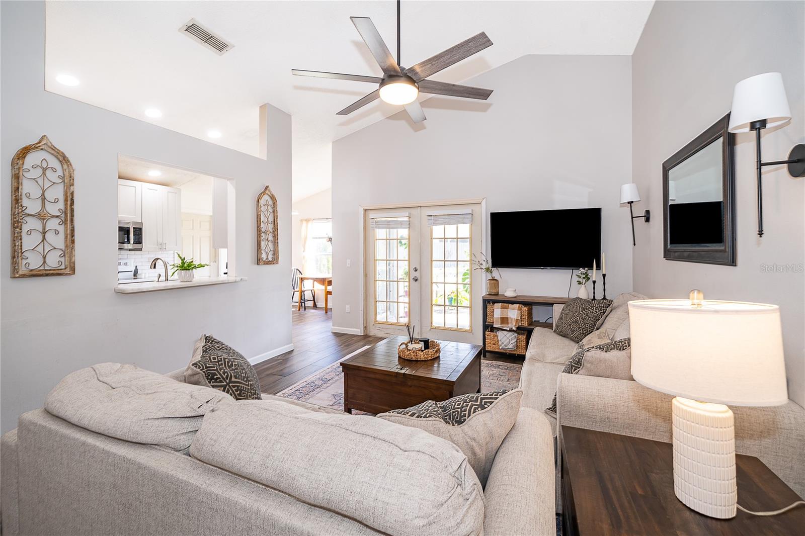 Image 19 of 26 For 3113 Colorado Avenue