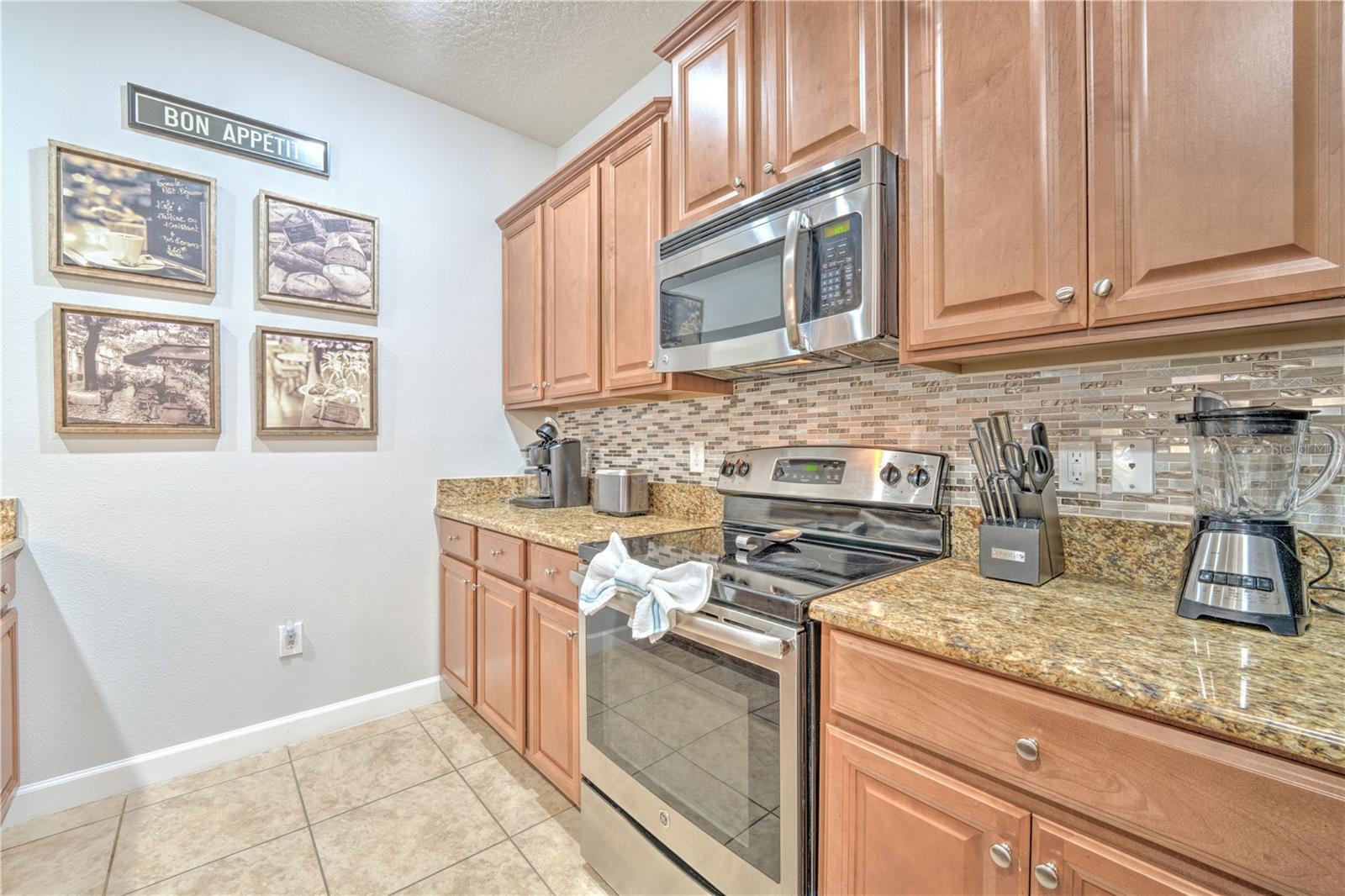 Image 6 of 18 For 8961 Bismarck Palm Rd