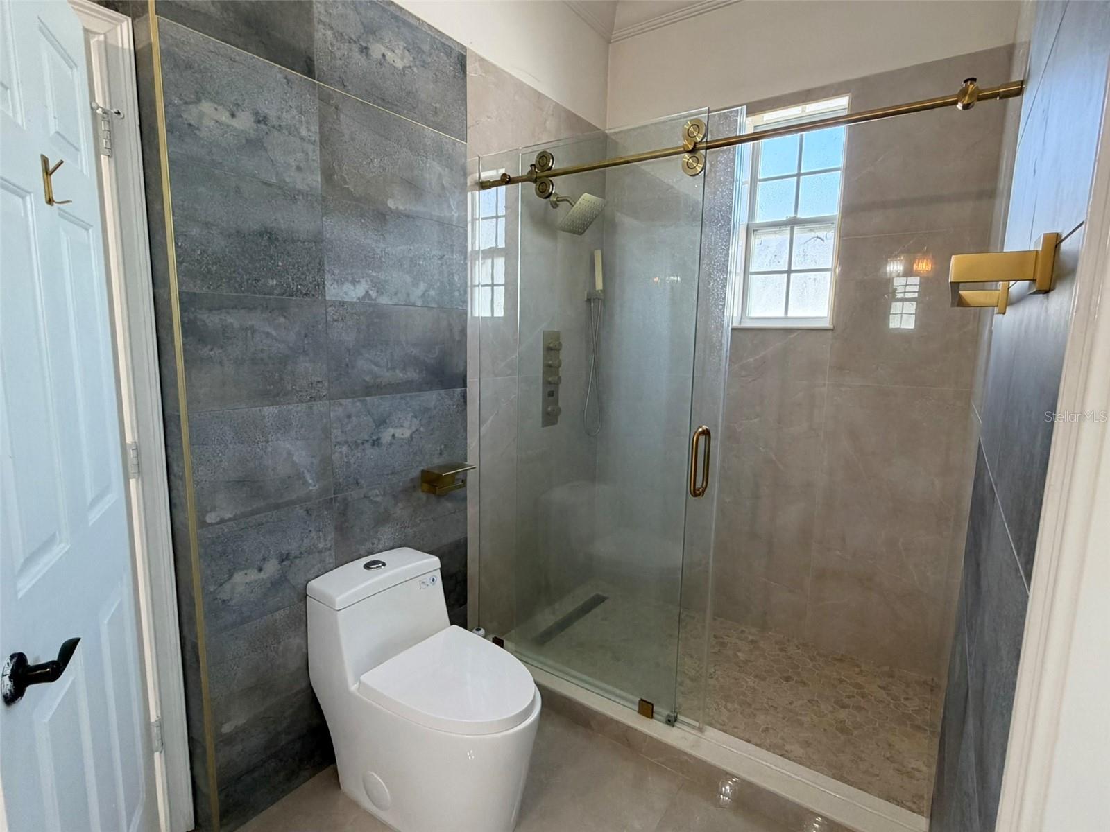 Image 16 of 31 For 2006 Pirie Place