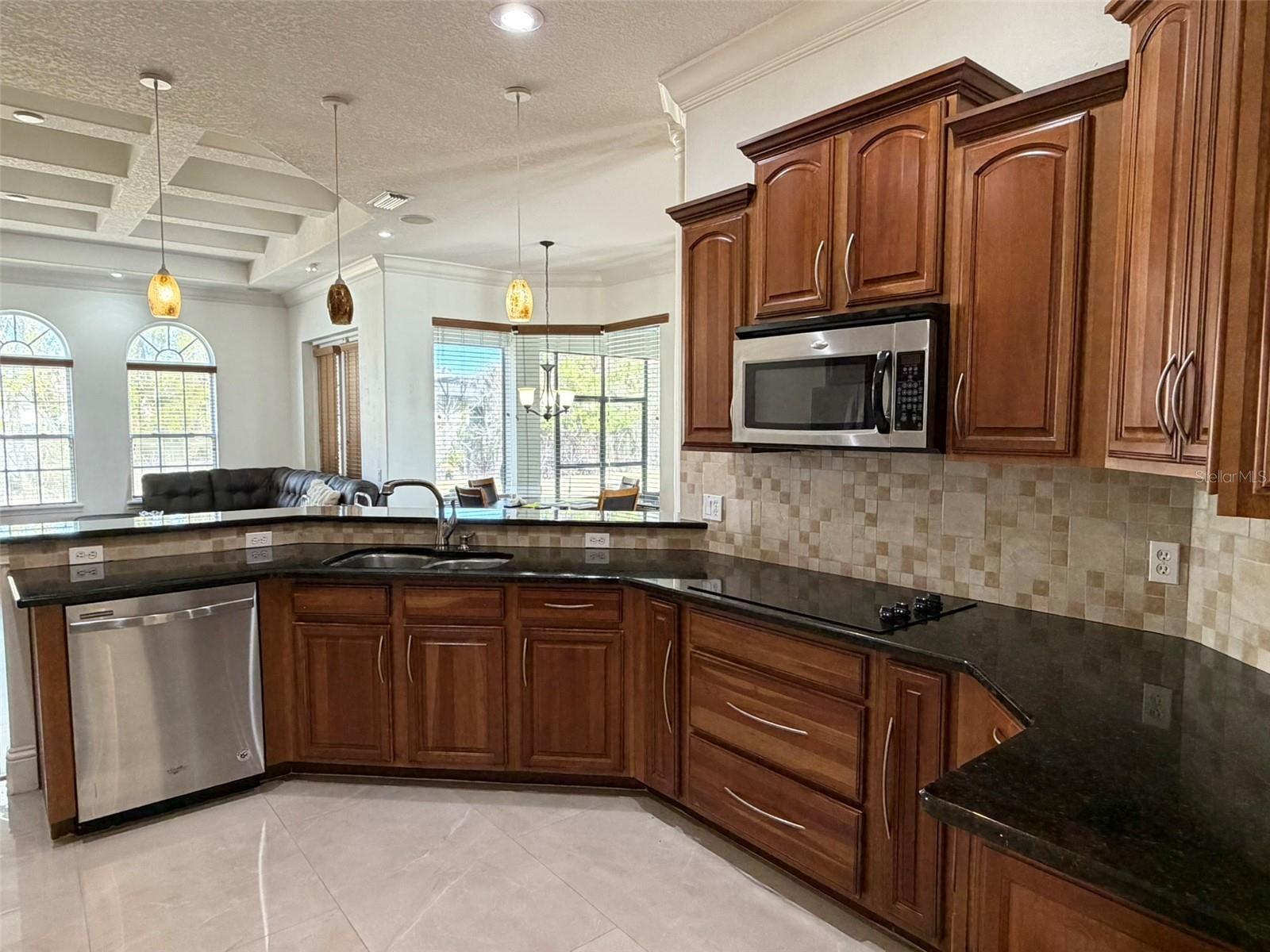 Image 9 of 31 For 2006 Pirie Place